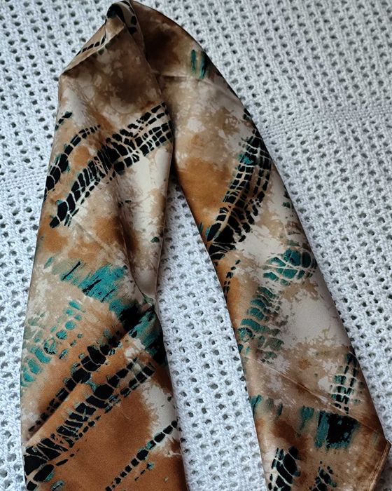 H&M camel szmaragdowa zielona czarna apaszka chustka wzory print