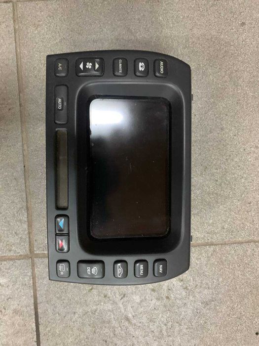 2 Монітори від Jaguar 2001 року 300 кузов