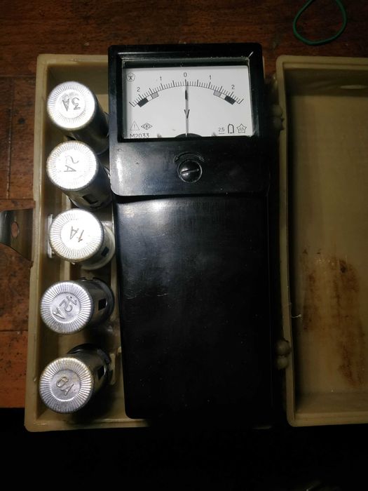 Вольтметр М2033, с нагрузкой, для аккумуляторов