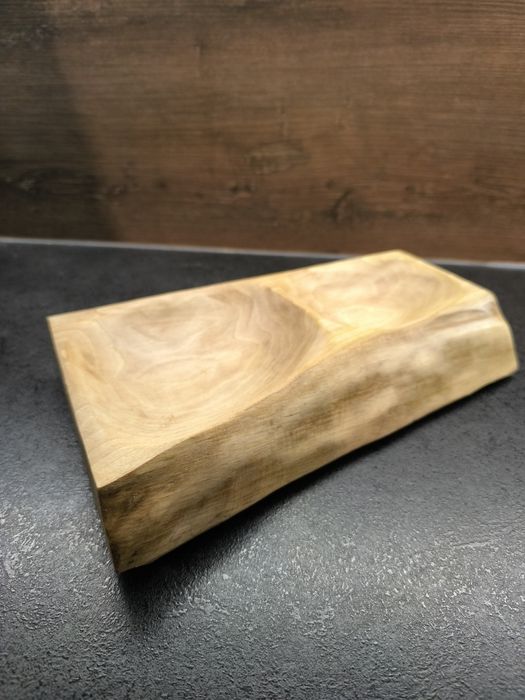 Ręcznie wykonana misa / patera z litego drewna – unikat