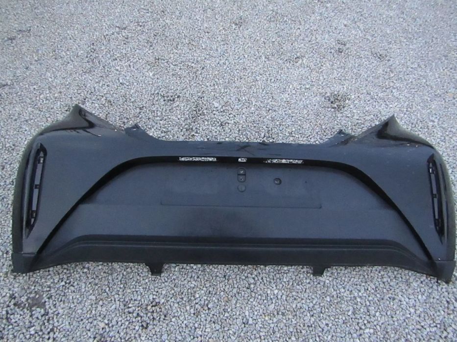 Para-choques tras Toyota Aygo AB40 ano 2024 (original)