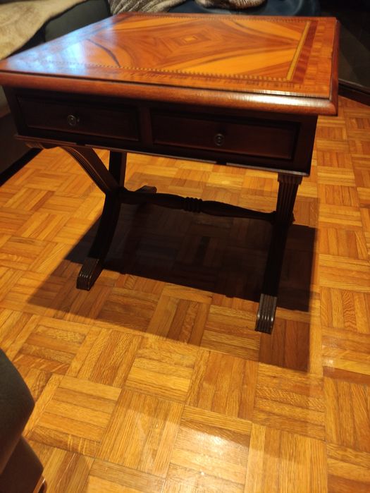 Mesa de centro mogno com pau Ferro  com 53cmx53cm