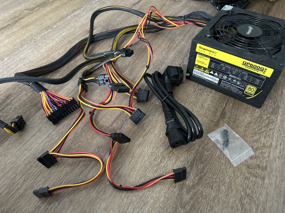 Рабочий блок питания Segotep SG-600G(500W, 80+ Gold).