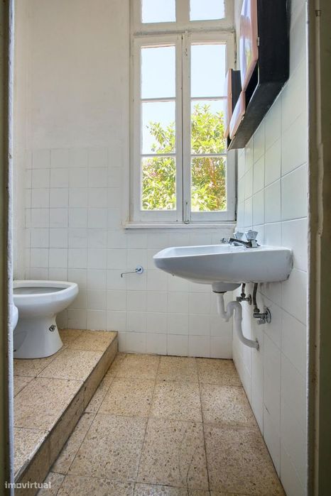 Quarto - localizado em São Bento Lisbon