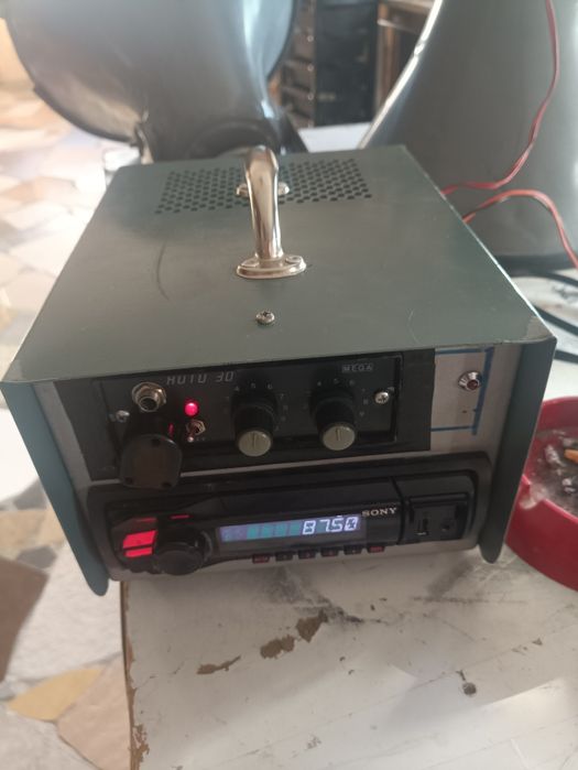 Cornetas "Autofalantes" com amplificador.
