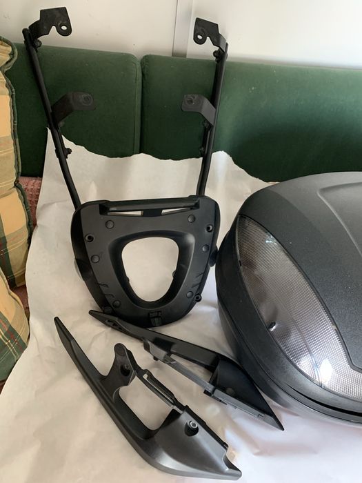 Top Case GIVI com suporte e puxadores para Honda NC 750