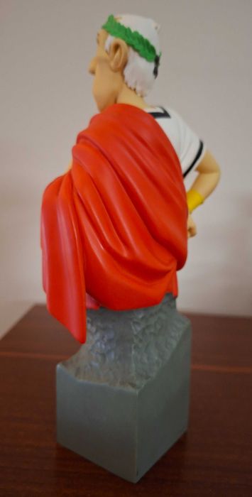 Busto em resina de Júlio César. Universo Asterix