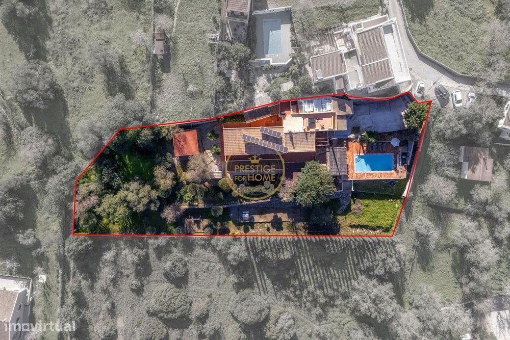 Moradia isolada com piscina e cozinha exterior – Curta distância do ce