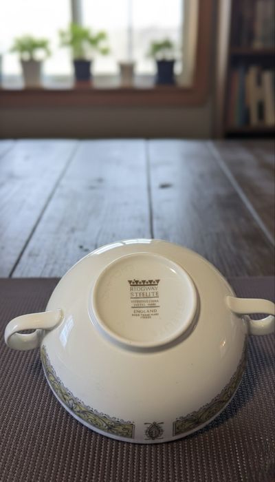 Посуд вінтажний Англія супниці