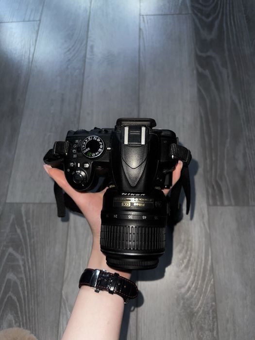 Nikon дзеркальний фотоапарат + об’єктив 18-55 + зарядка