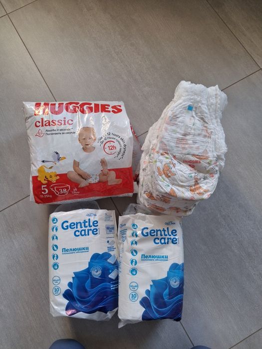 Підгузки 5 та 6 Huggies