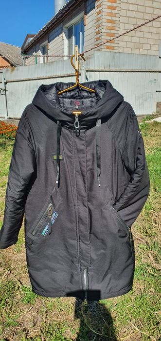 Зимове жіноче тепле пальто,б\у в хорошому стані,розмір 50-52