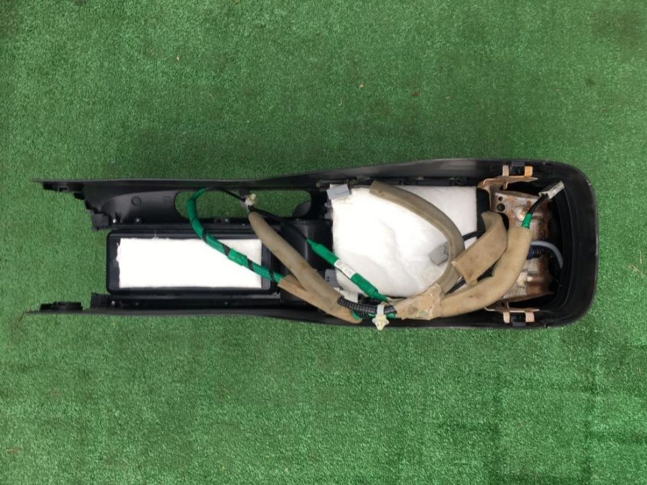 Honda Civic VIII Ufo 06-12 USB Podłokietnik z Kablem