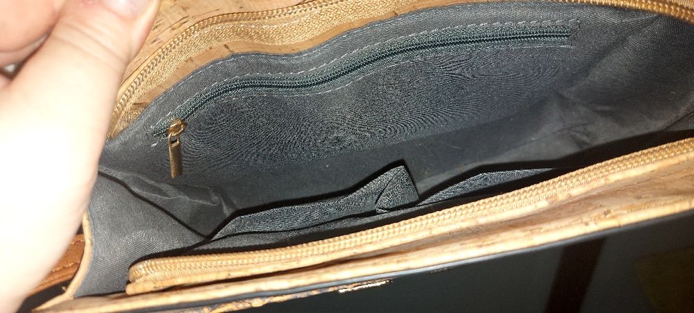 Mala em cortiça com padrão