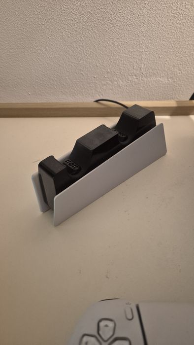 PS5 praticamente nova, muito pouco uso