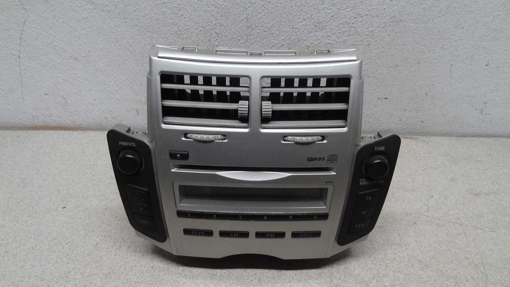 Toyota yaris II lift 09-11 radio cd 86120-0D200