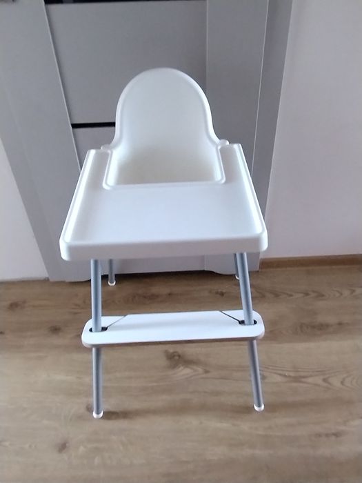 Krzesełko do karmienia Ikea z podnóżkiem i tacką