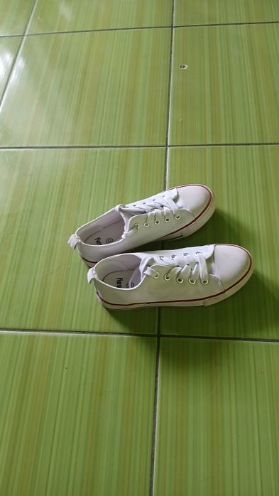 Продам білі кеди, 21 см,кеди,кросівки,