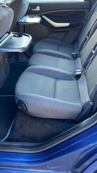 Vendo CMAX 1.6 diesel poucos kms muitos extras Titanium único dono