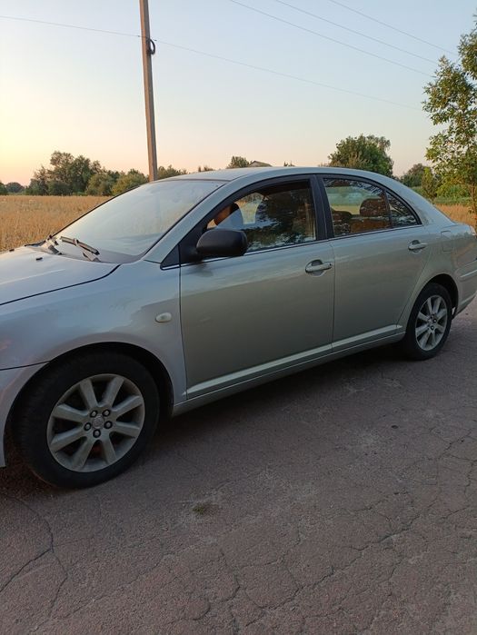 продам Toyota avensis 2003