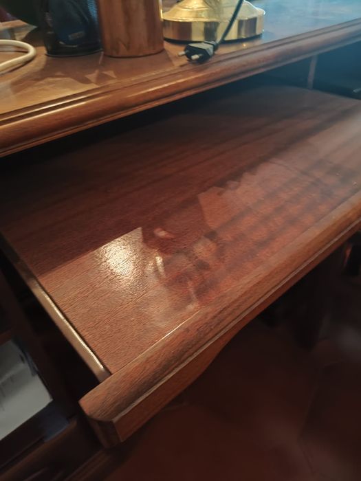 Secretária de madeira maciça