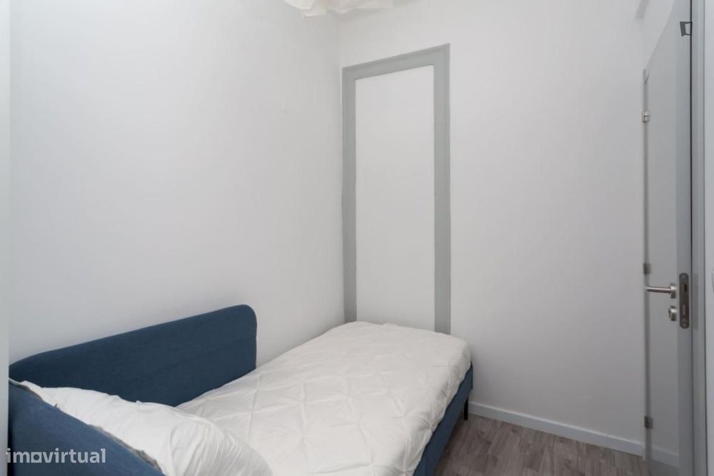 Apartamento com 5 quartos - localizado em Anjos Lisbon