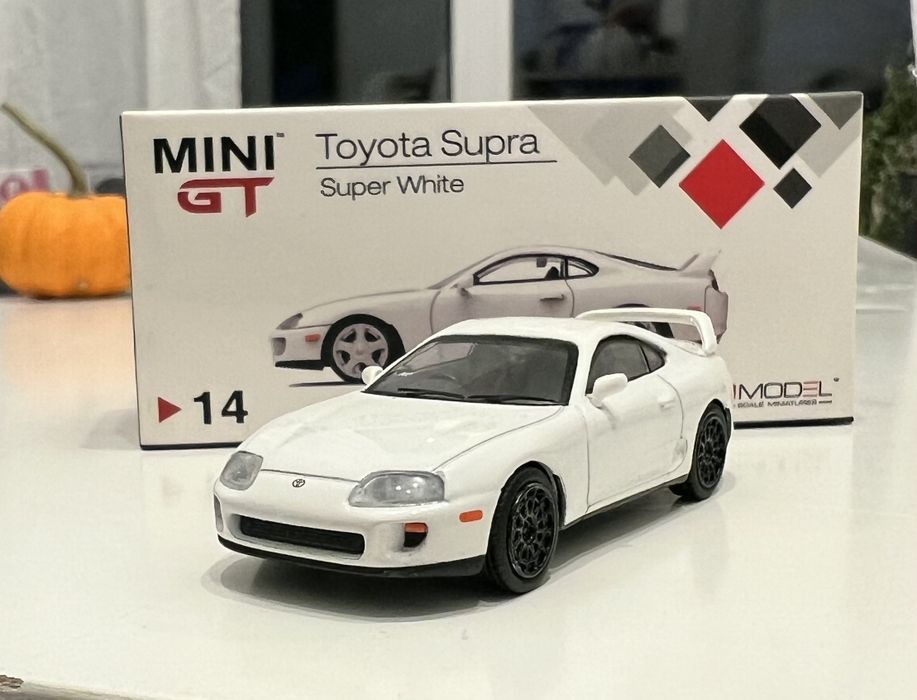 Mini GT No. 14 Toyota Supra A80 White - swapped wheels
