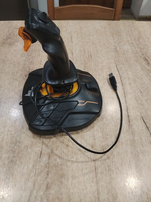 Thrustmaster t16000m