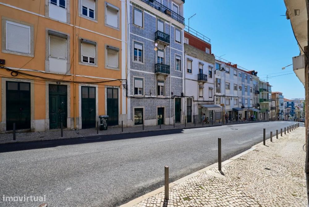 Quarto - localizado em Penha de França Lisbon