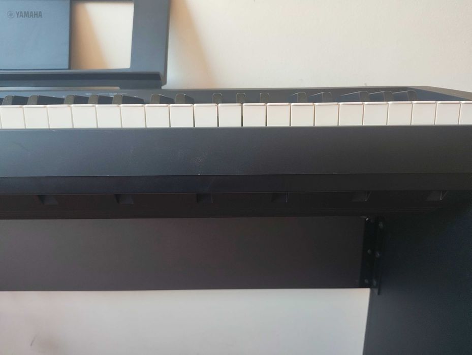 Piano Digital Yamaha P-45 B + Suporte L-85 (conjunto)