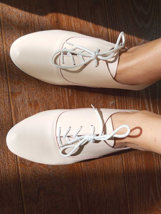 Продам кожаные новые макасины.