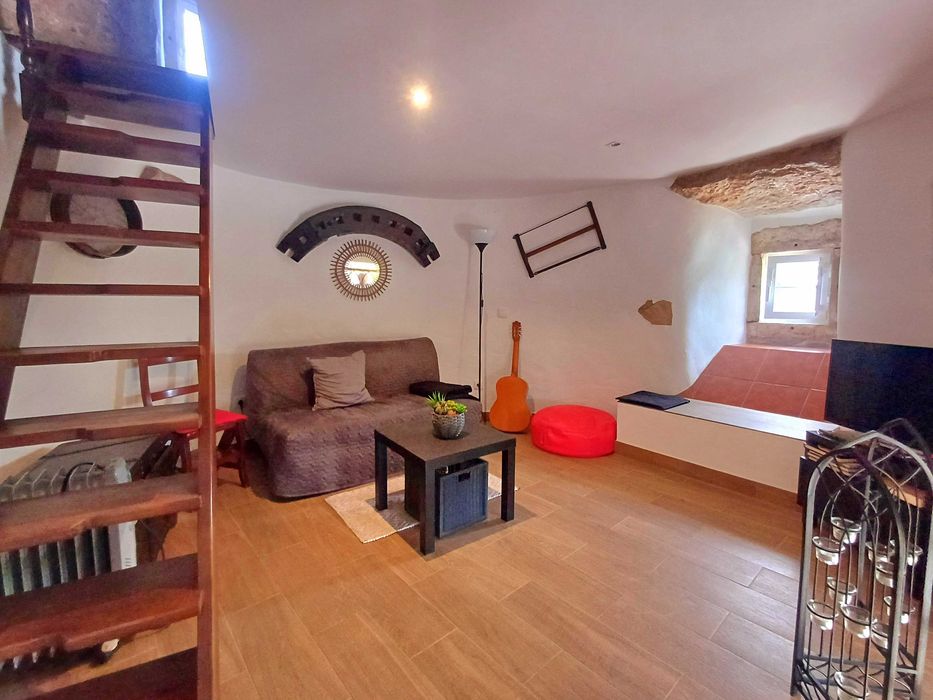 Arrenda-se Moinho de Vento Centenário. Luz, Água e Internet incluído