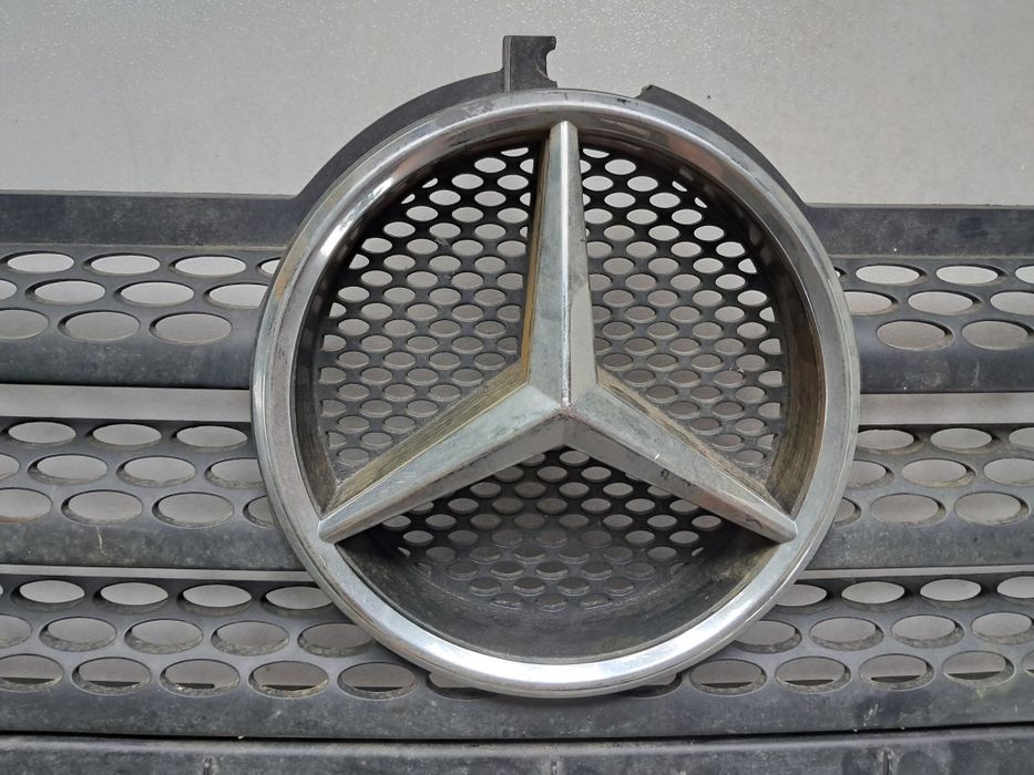 Mercedes Sprinter 313 atrapa przednia
