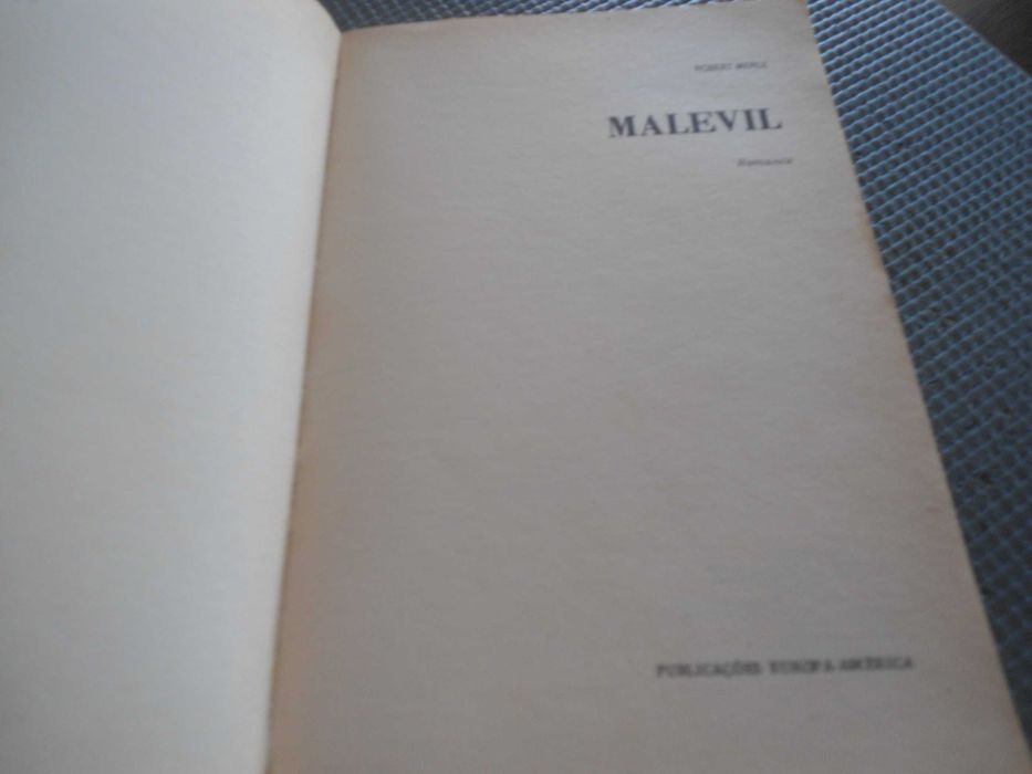 Malevil por Robert Merle