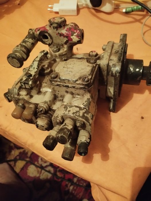 Продам насос высокого давления на т25т40