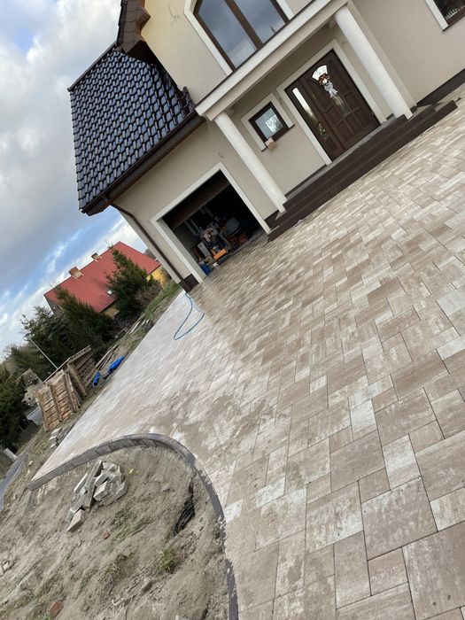 Układanie kostki brukowej