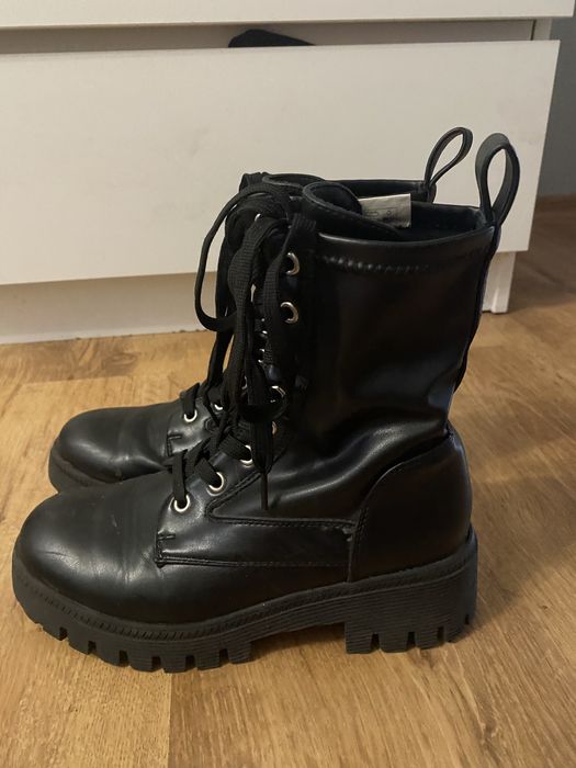 Czarne buty za kostke