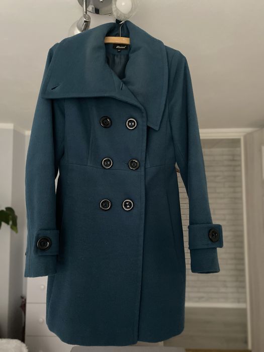 Sprzedam płaszczyk w kolorze butelkowej zieleni