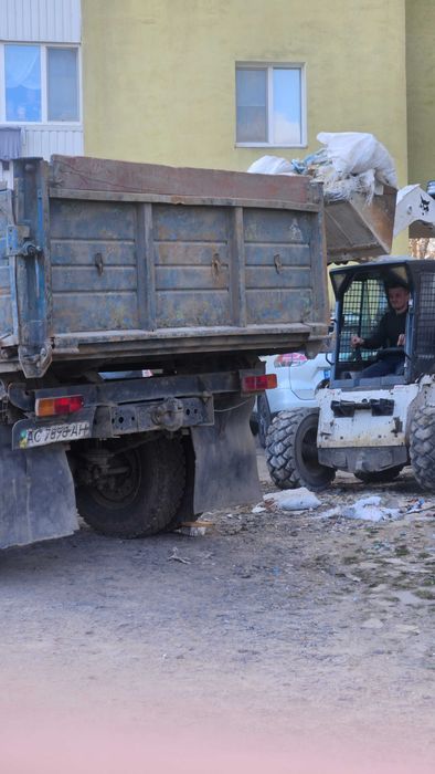 Вивіз сміття Вивіз мотлоху Вивіз хламу Вивоз мусора Вивоз строймусора