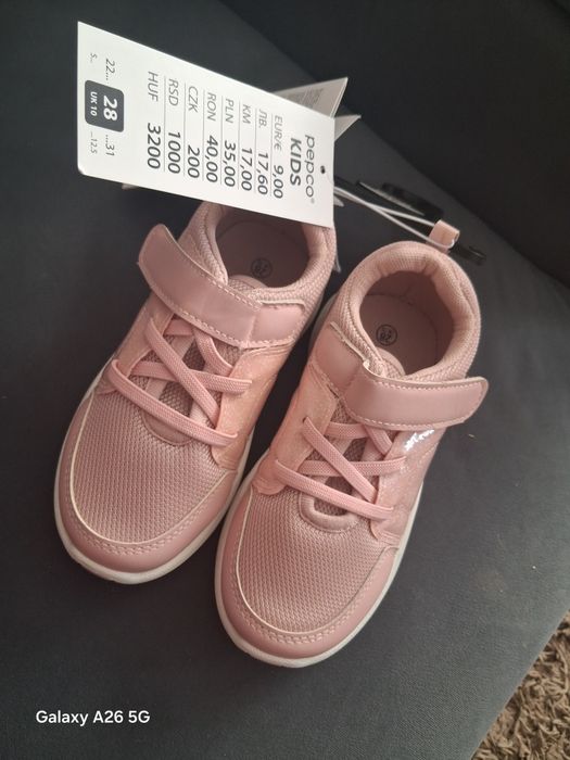Sprzedam buty adidasy nowe 28