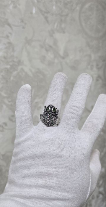 Срібне колечко  .