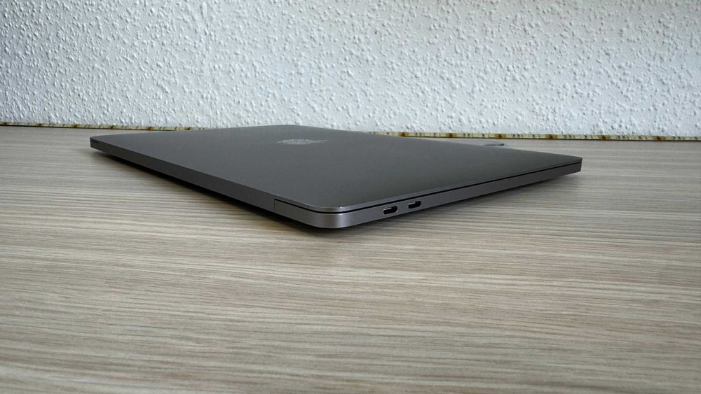 Macbook Pro Model A1989 z 2019 roku Touchbar I7 16GB