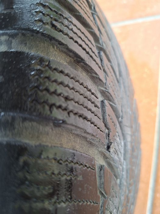 4 Koła Ford 16 cali zima 215/60/R16 Nokian