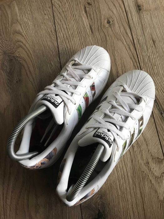 Piękne buty Adidas Superstar Flowers edition rozm. 38