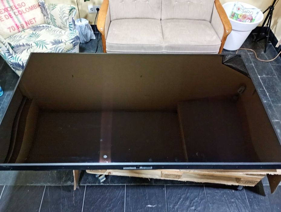 TV Monitor Samsung LH75OMD (para peças)