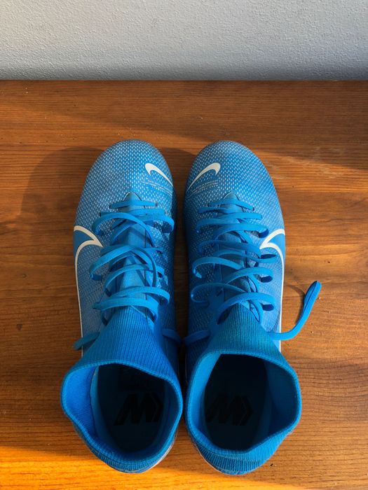 Nike Mercurial Superfly em bom estado.