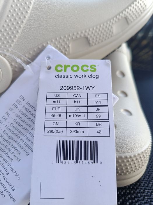 Crocs bistro.   .