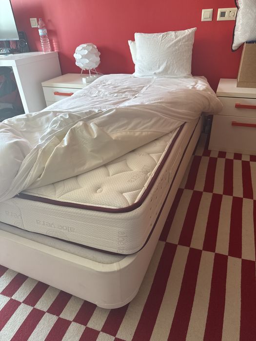 Cama e colchao de solteiro