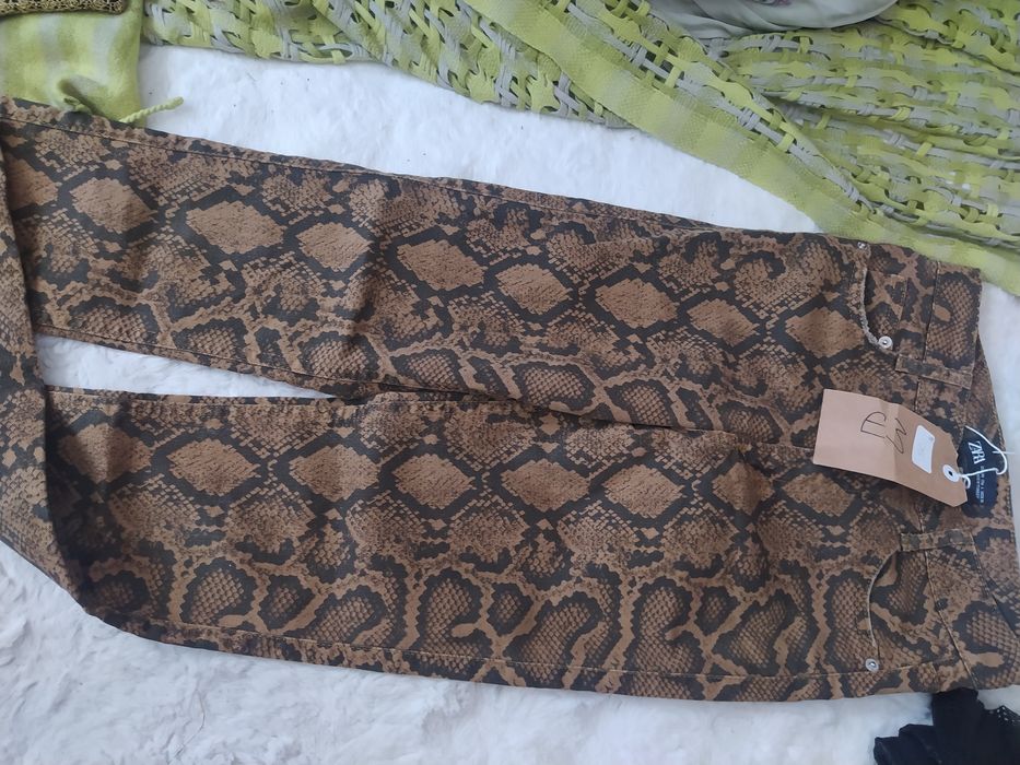 Spodnie wężowe.Jeans.36.Zara