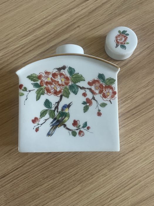 Peça de Decoração em Porcelana Pintada